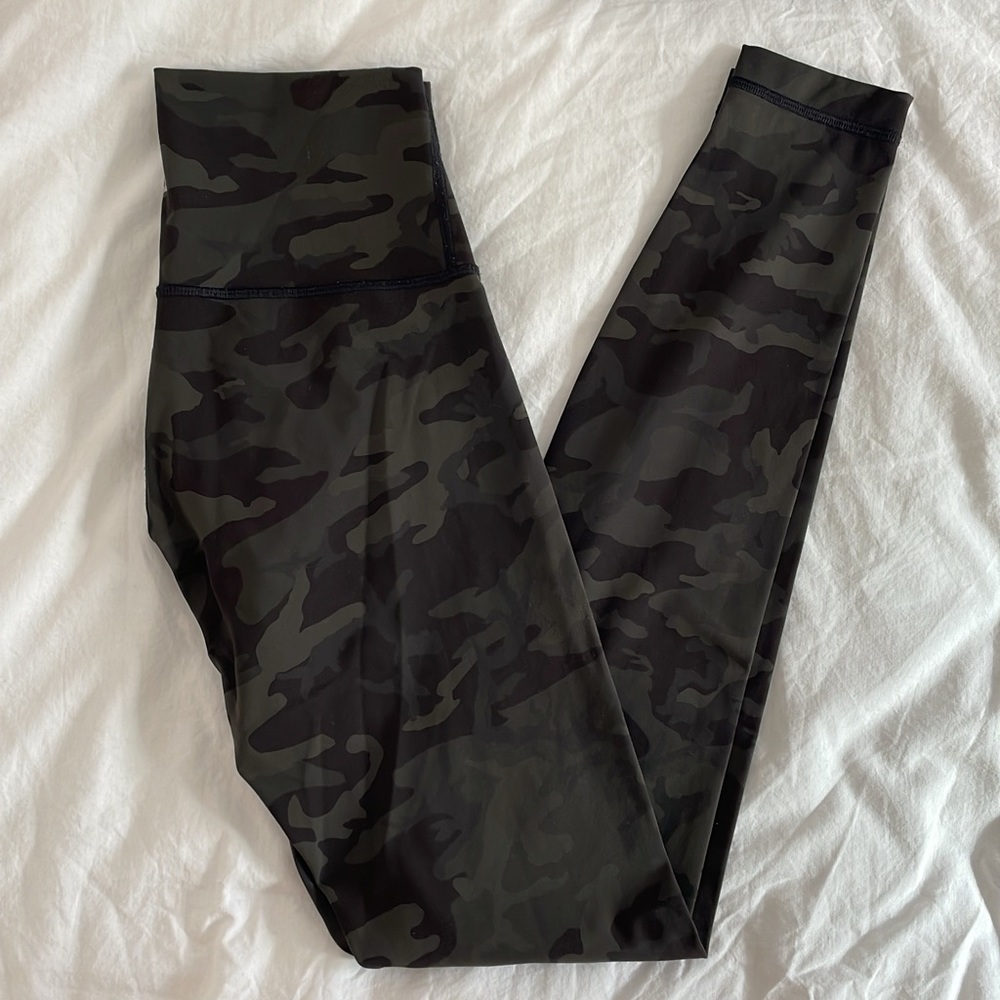 Lululemon luxtreme camo leggings 28”